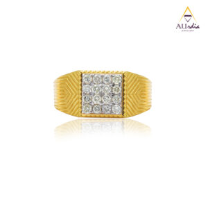 King’s Crest Diamond Ring